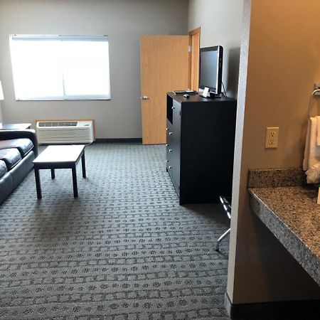 Okoboji Inn & Suites Milford Екстер'єр фото