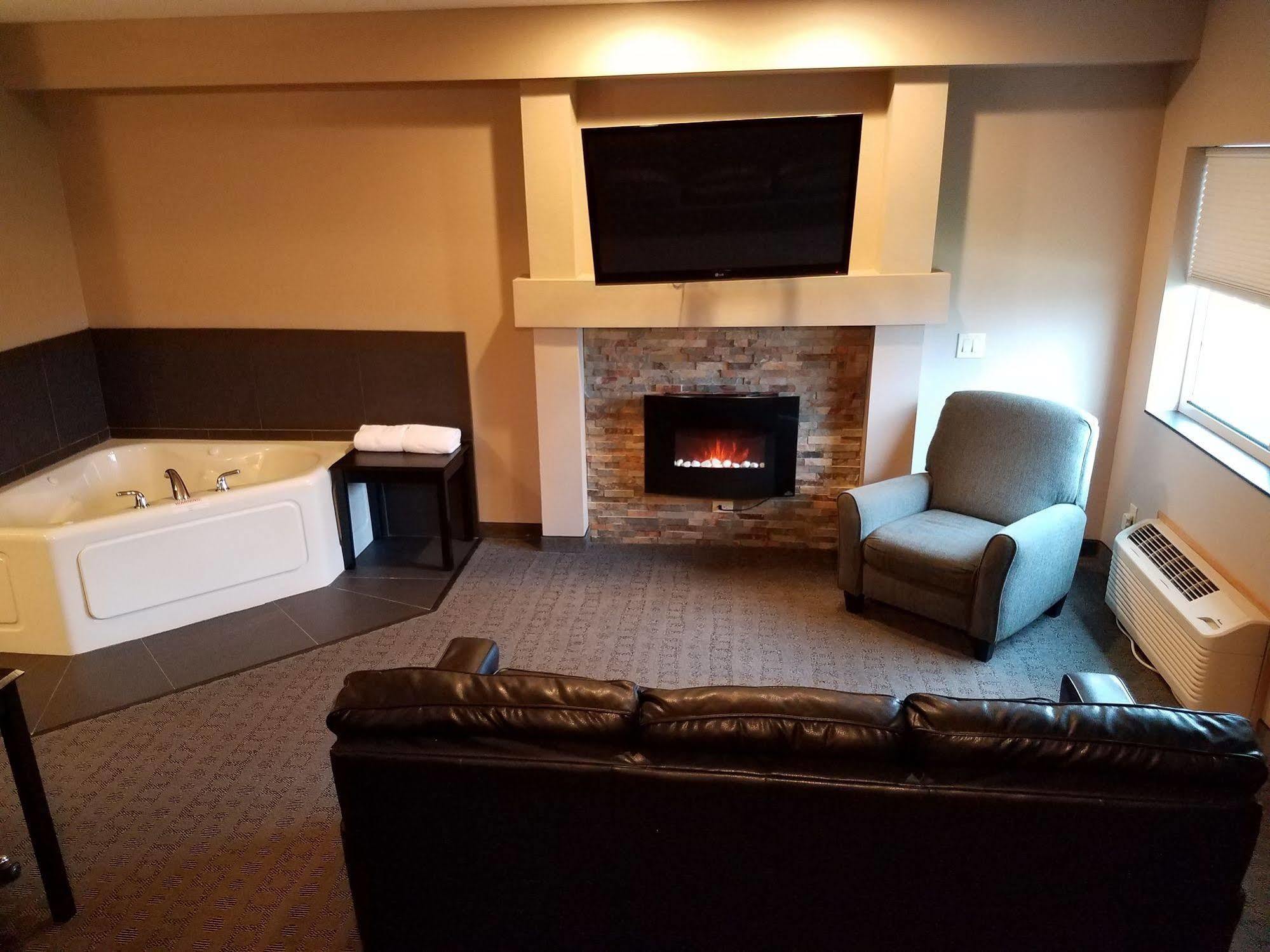 Okoboji Inn & Suites Milford Екстер'єр фото