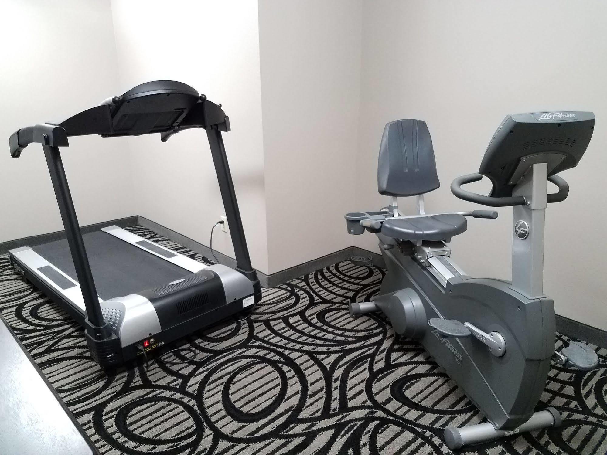 Okoboji Inn & Suites Milford Екстер'єр фото