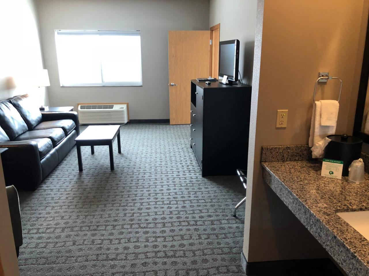 Okoboji Inn & Suites Milford Екстер'єр фото